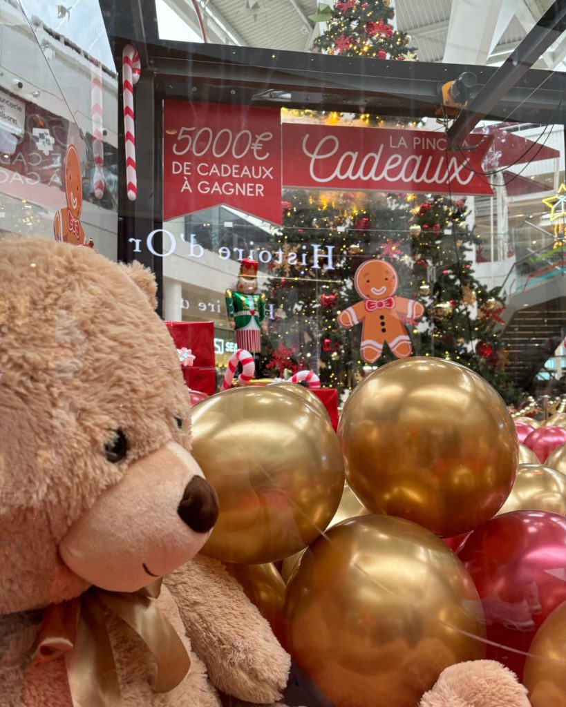 Animation Attrape Cadeaux Noël – dispositif centre commercial – collecte data – Agence Maven