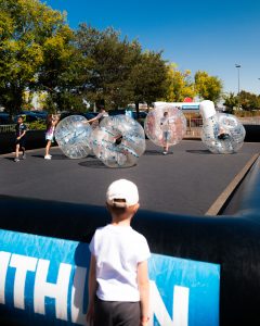 Animation été Poitiers South Bay – bubble foot Aushopping Poitiers Sud – Agence Maven