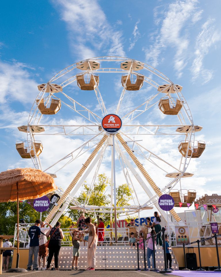 Animation été Poitiers South Bay – grande roue de face Aushopping Poitiers Sud – Agence Maven