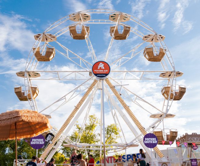 Animation été Poitiers South Bay – grande roue de face Aushopping Poitiers Sud – Agence Maven
