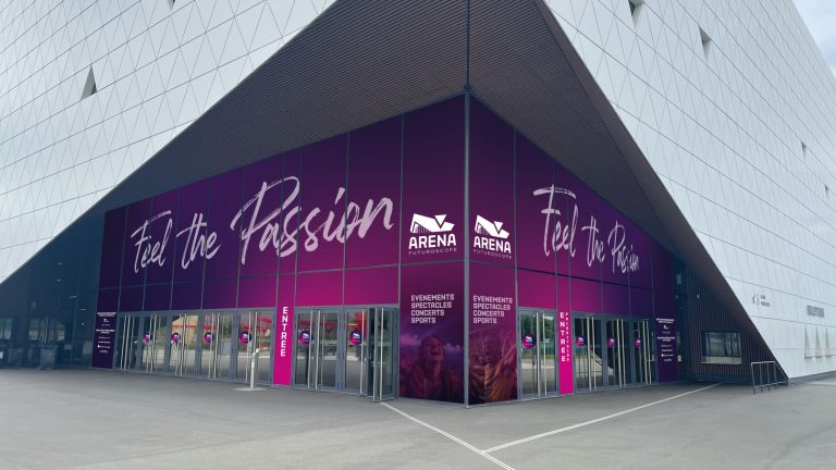 Branding et identité visuelle Arena Futuroscope Poitiers - entrée - Agence Maven