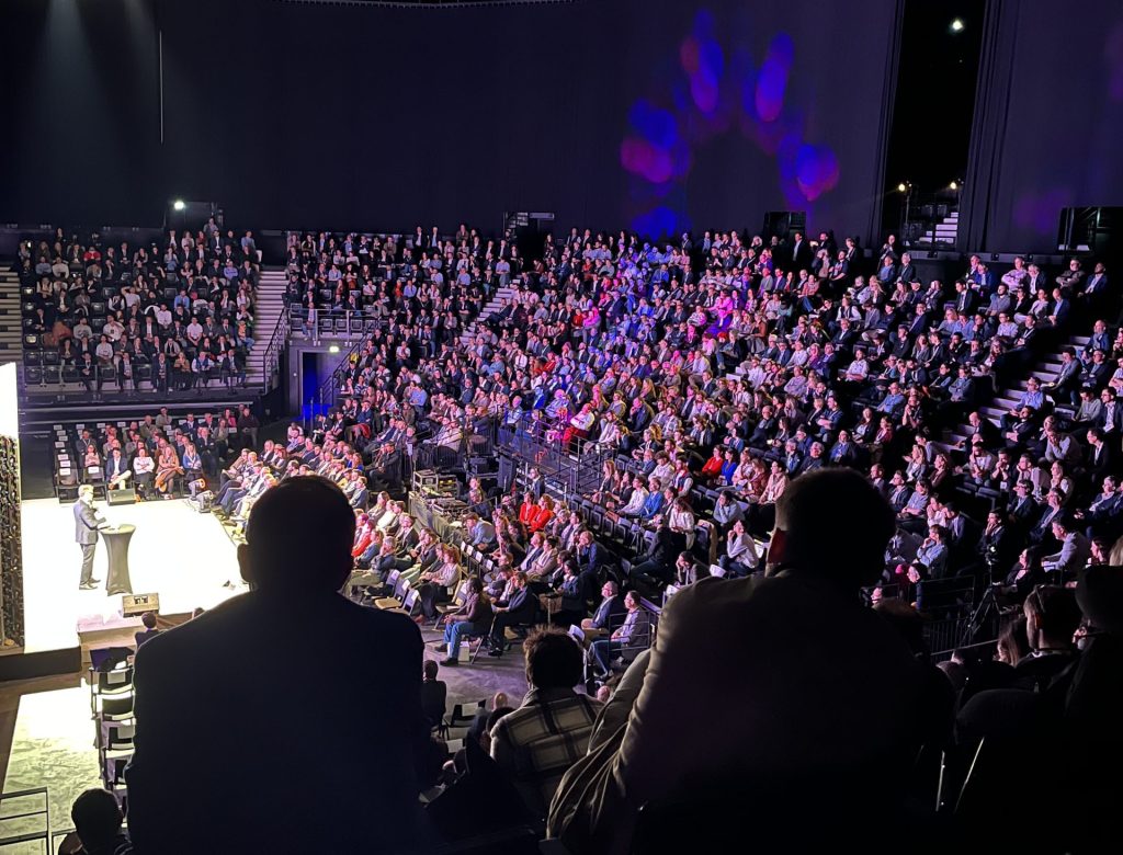 Salle convention MEDEF Vienne - événement corporate Poitiers - Agence Maven
