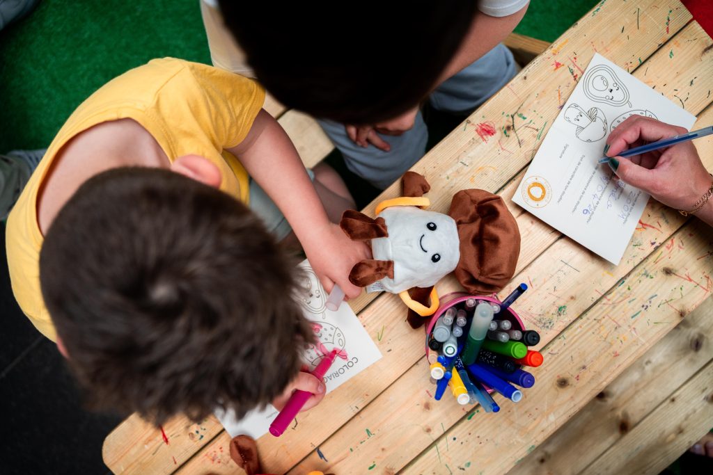 Fabrique à doudous animation centre commercial - atelier - Aushopping Blois Vineuil – Agence Maven