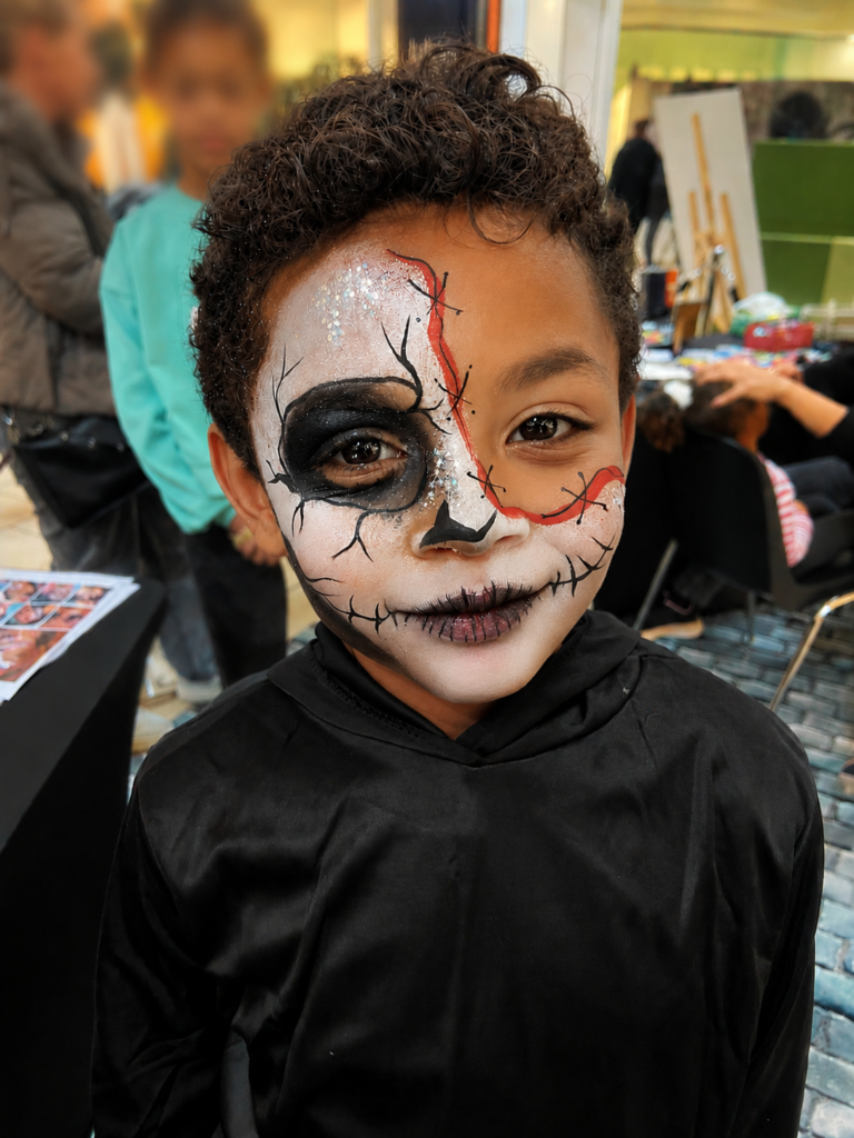 Animation Halloween centre commercial – activation calendaire retail - Maquillage – Agence Maven