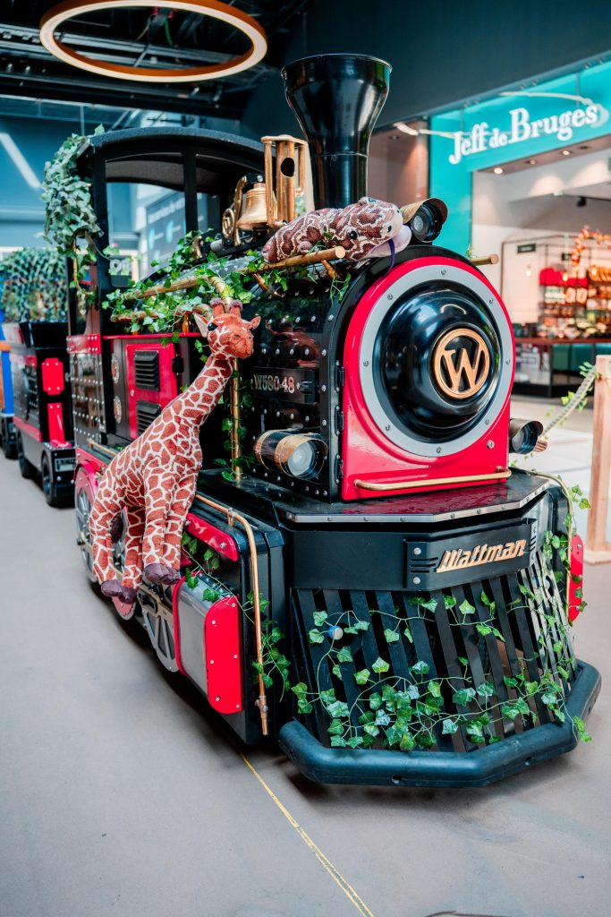 Safari Express animation immersive centre commercial – girafe - opération d'envergure Maven