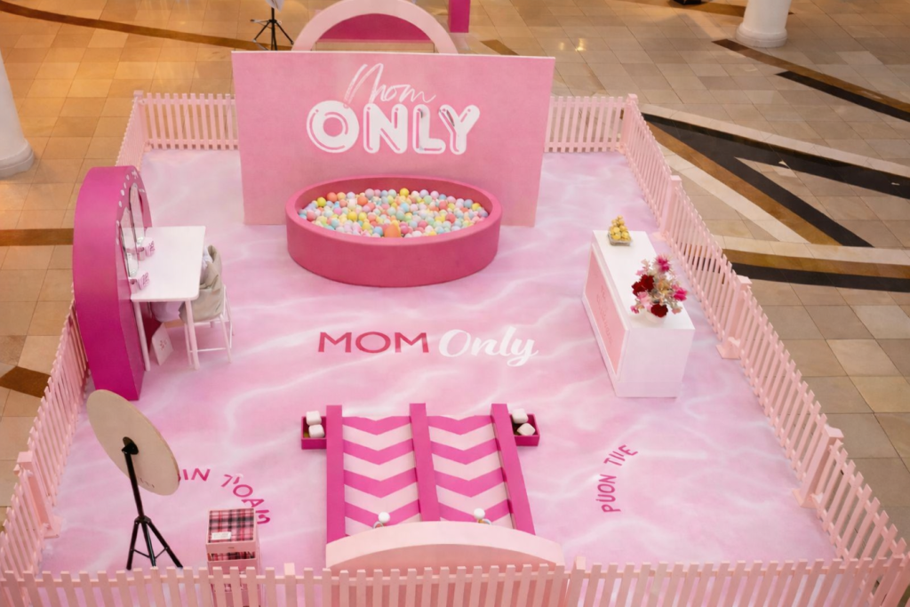 Animation Fête des mères centre commercial – activation calendaire – Mom only - Agence Maven